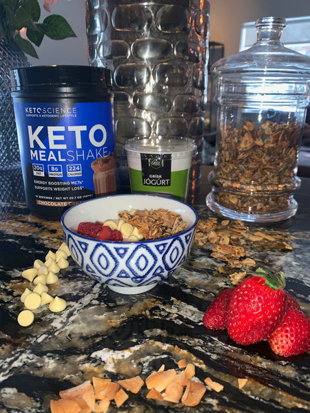 Keto Grísk jógúrt með Keto meal shake